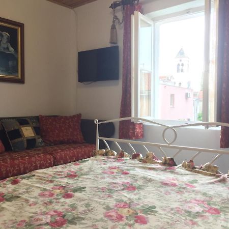 Ferienwohnung Vintage House For Rent 60M From Sea Baška Voda Exterior foto