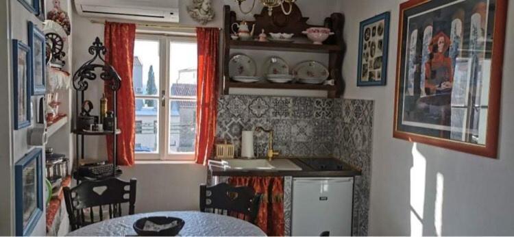 Ferienwohnung Vintage House For Rent 60M From Sea Baška Voda Exterior foto